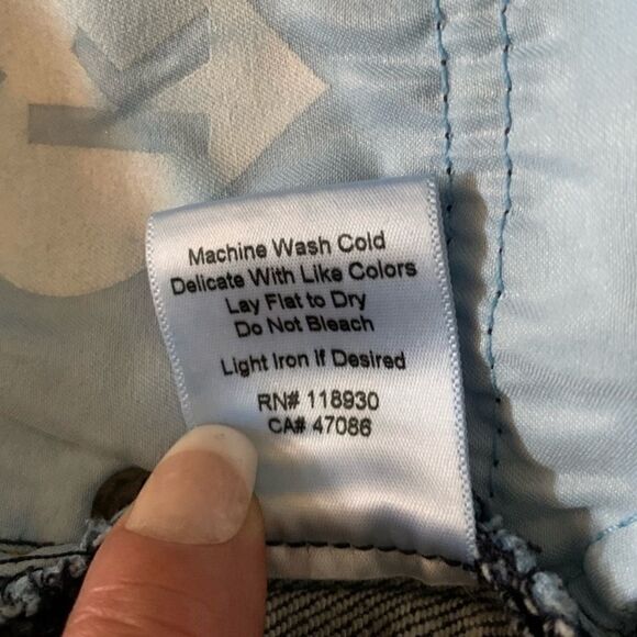 🎄Kitson ‘Play Me’ Raw Hem Jean Mini Skirt - Picture 9 of 9